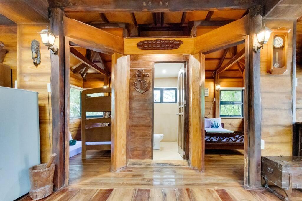 Cozy Log Mountain Cabin In Mabini With Breakfast *